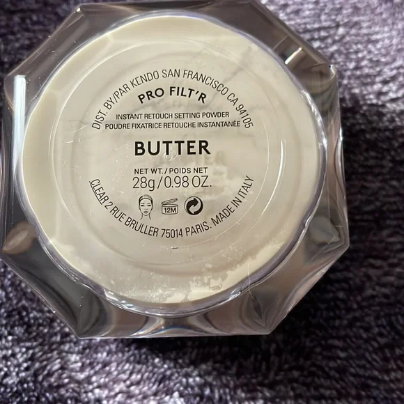 Fenty Butter PRO FILT'R INSTANT RETOUCH SETTING POWDER - Picture 5 of 7